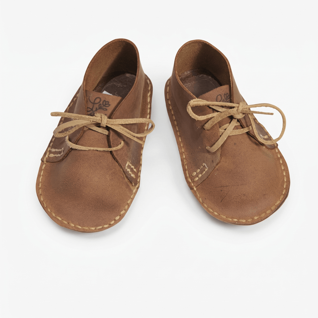 Safari Vellies full leather grain shoes made of premium full-grain leather with laces for kids' adventures.