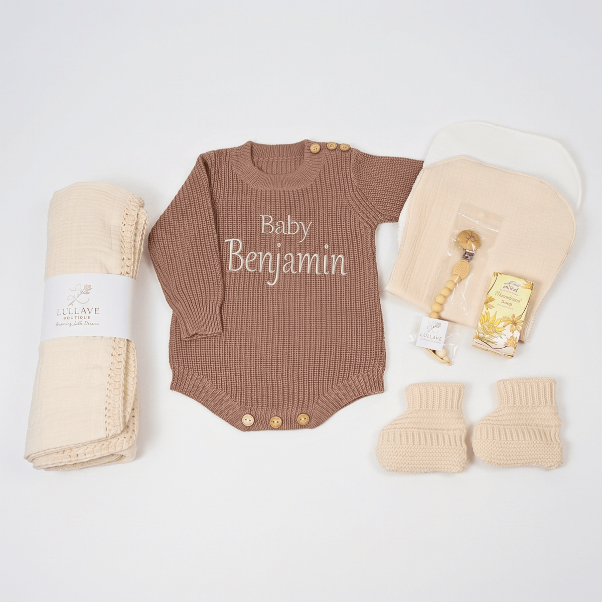 Custom Premium Newborn Neutral Baby Gift Box featuring a brown baby onesie, blanket, and accessories.
